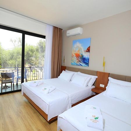 Mezzanine Bay Hotell Himare Eksteriør bilde