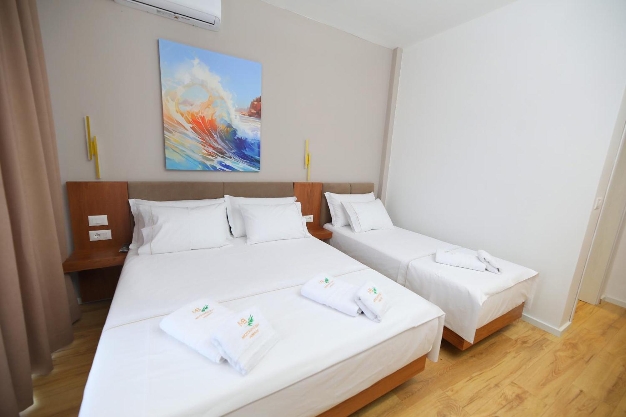 Mezzanine Bay Hotell Himare Eksteriør bilde