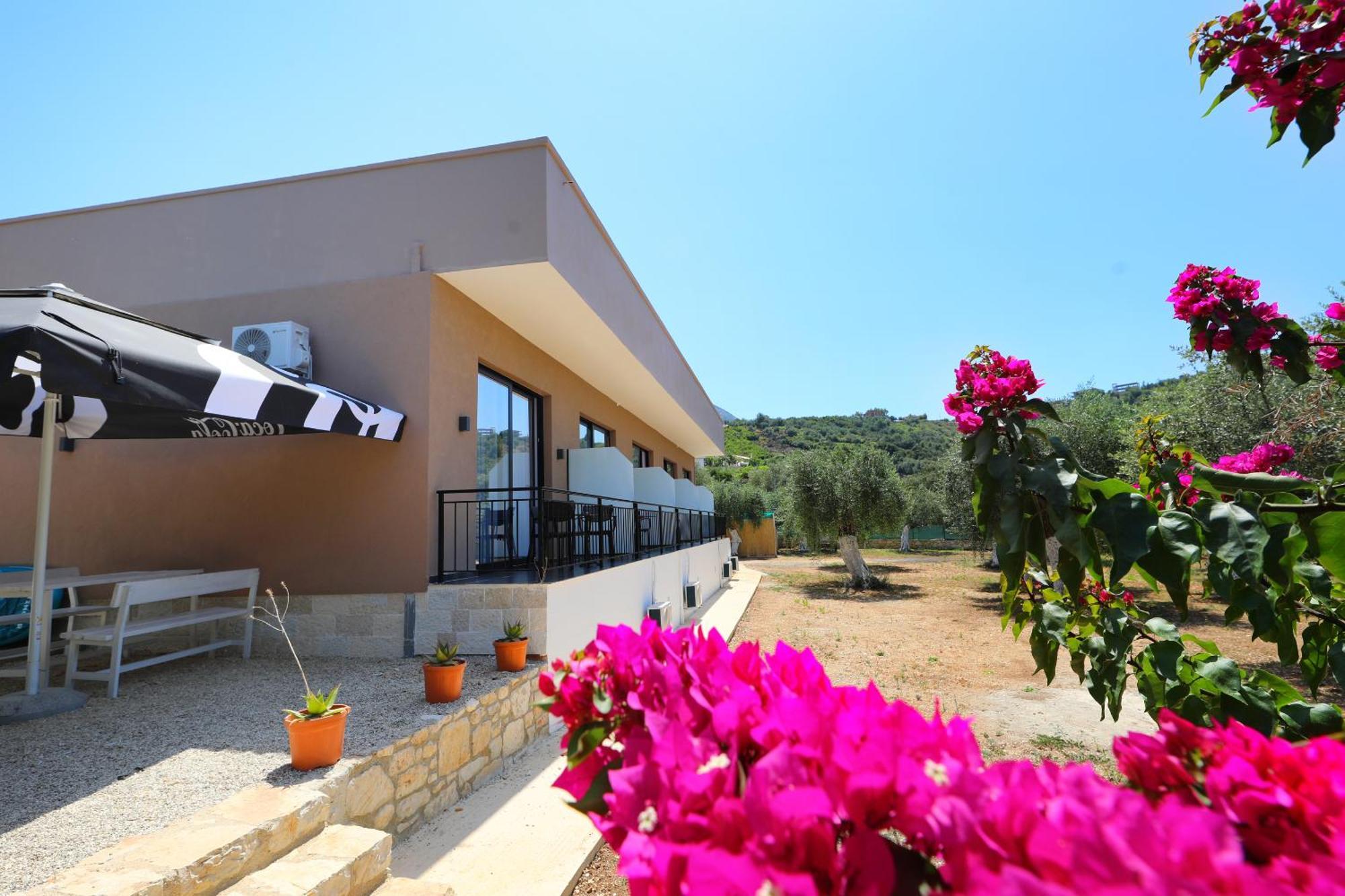 Mezzanine Bay Hotell Himare Eksteriør bilde