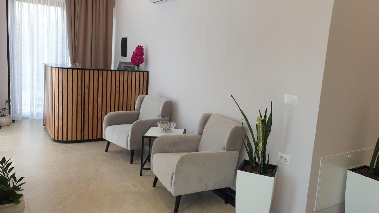 Mezzanine Bay Hotell Himare Eksteriør bilde