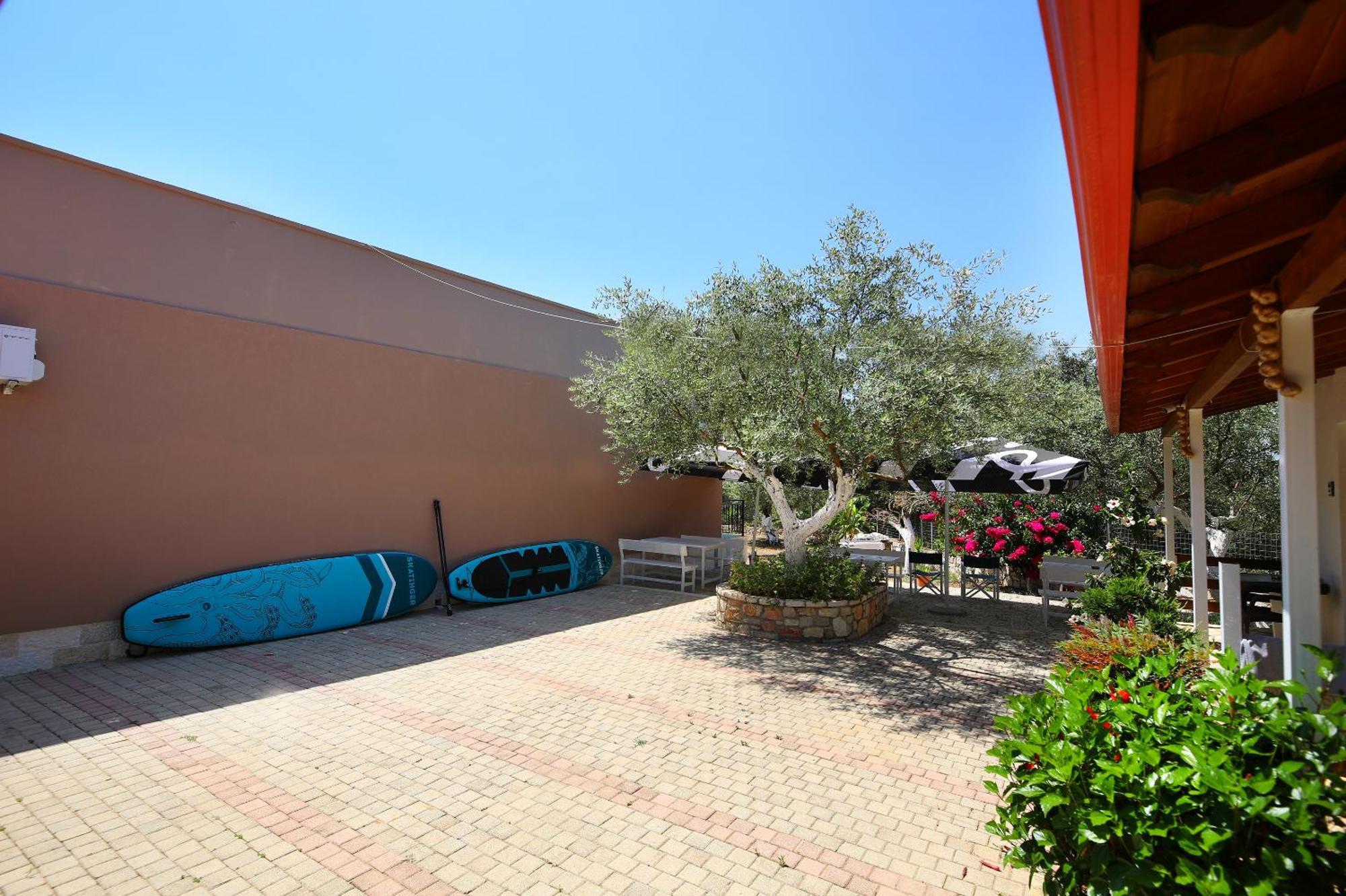 Mezzanine Bay Hotell Himare Eksteriør bilde