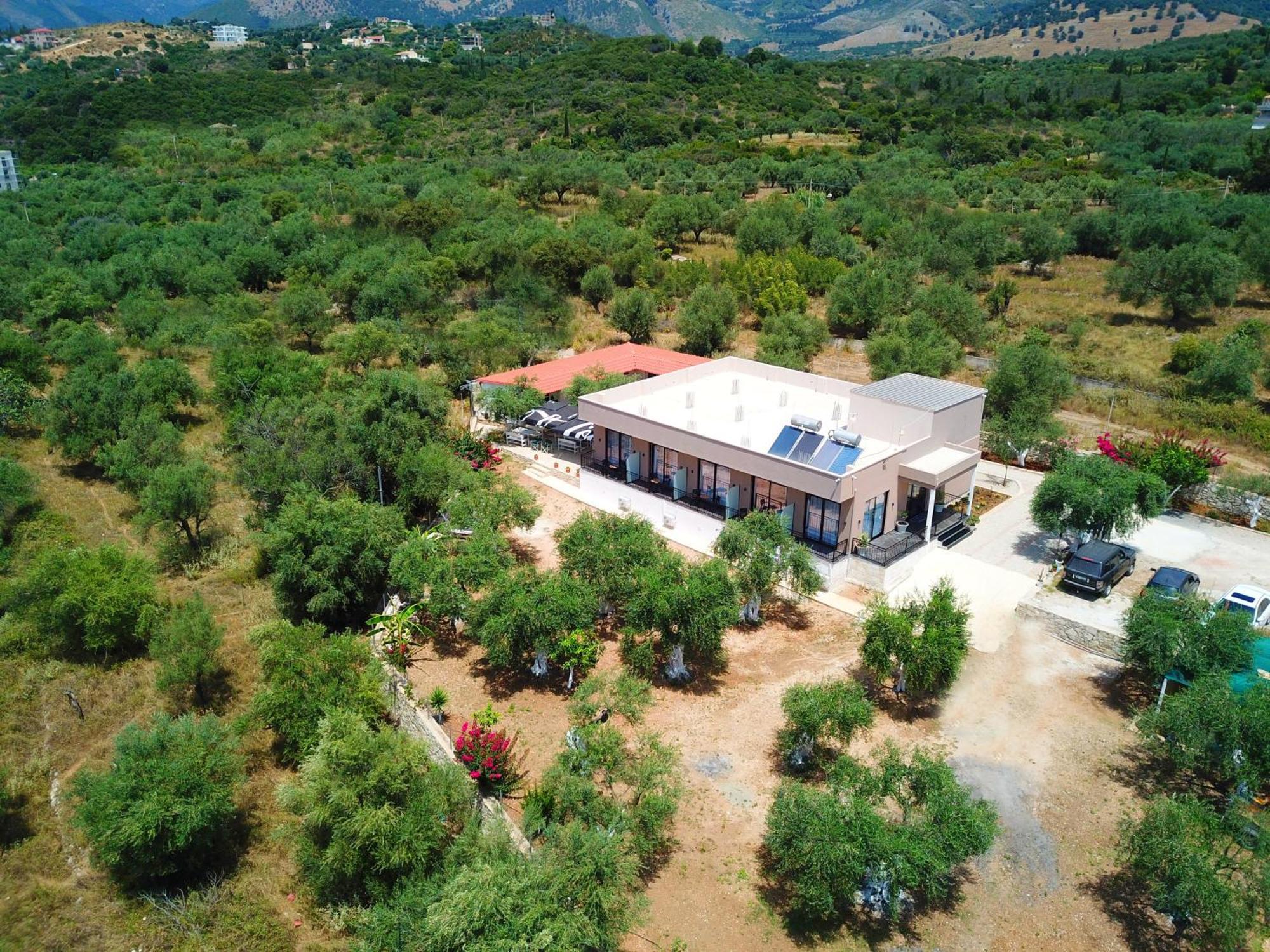Mezzanine Bay Hotell Himare Eksteriør bilde
